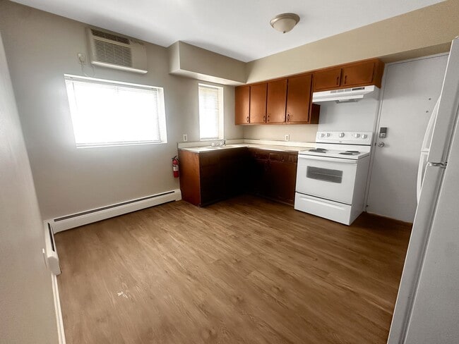 Photo - 2843 S Burdick St Unit D