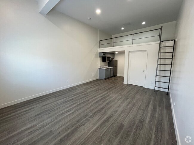 Building Photo - 138 Unit 138  1 Rental