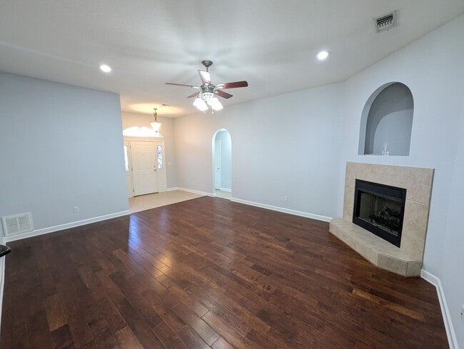 Photo - 462 Sandmore Shores Dr