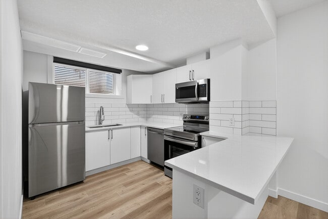 Photo - 28 Renwyck Pl