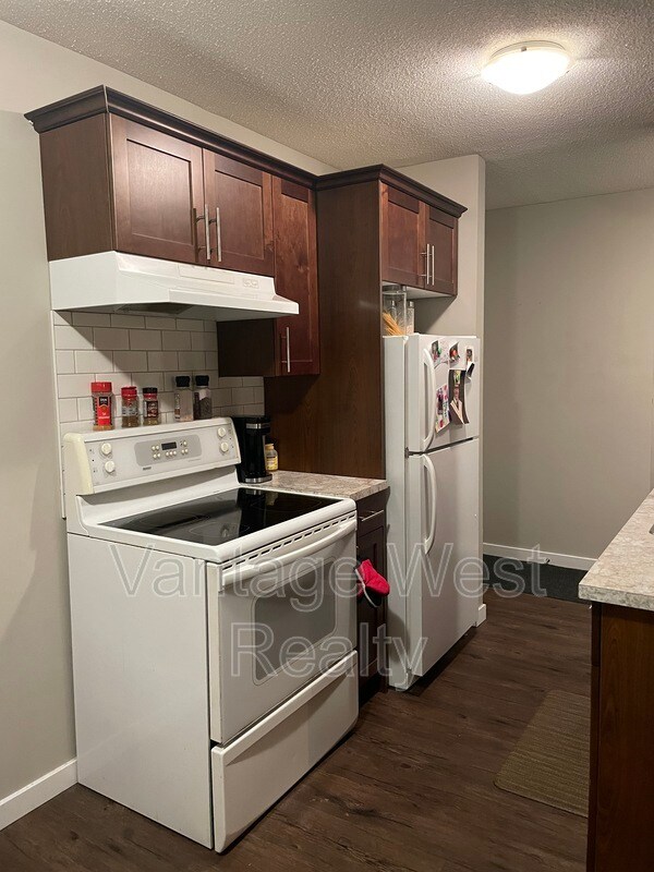 Photo - 235-235 Husch Rd