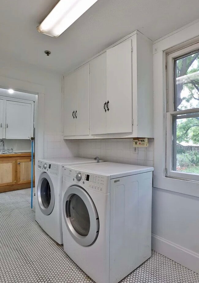 Photo - 317 E Glenwood St