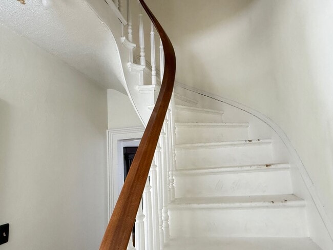 Photo - Large 4 BR house in Heyworth