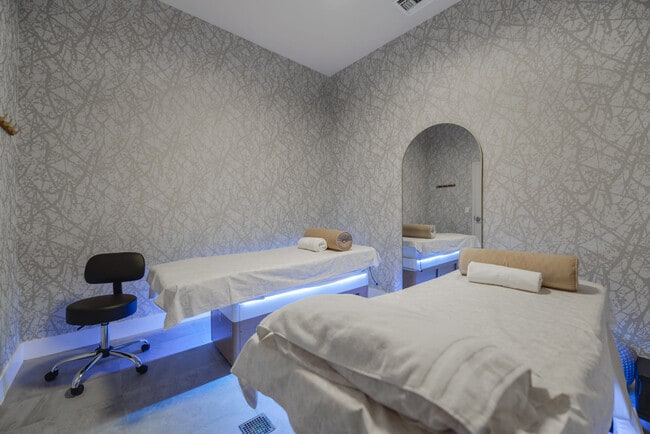 Photo - 239 SW 9th St Unit FL16-ID1022471P