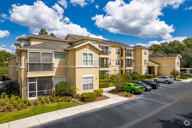 5125 Palm Springs Blvd Tampa, FL - Oxford Place Apartments