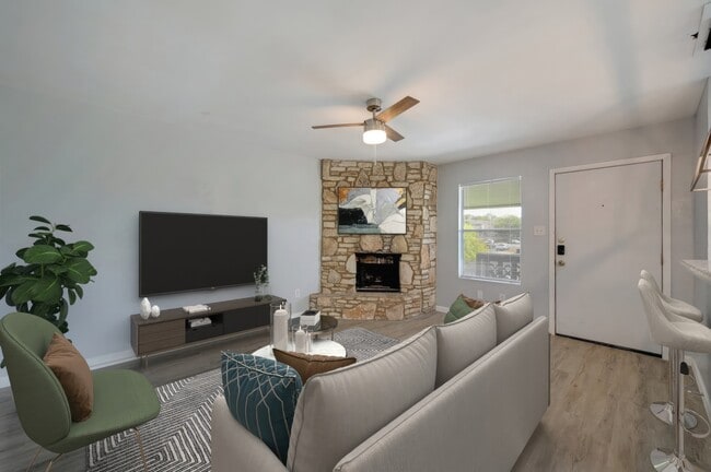 Building Photo - 809 Bracewood Cir Unit C