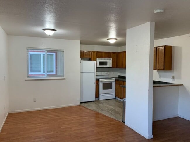 Photo - 3 Bedroom, 2 full Bath suite!!