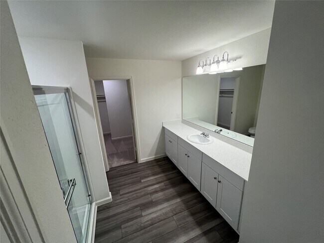 Photo - 3022 Spindletree Ln