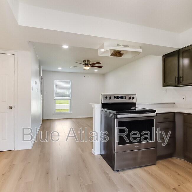 Photo - 408 Noble Ave