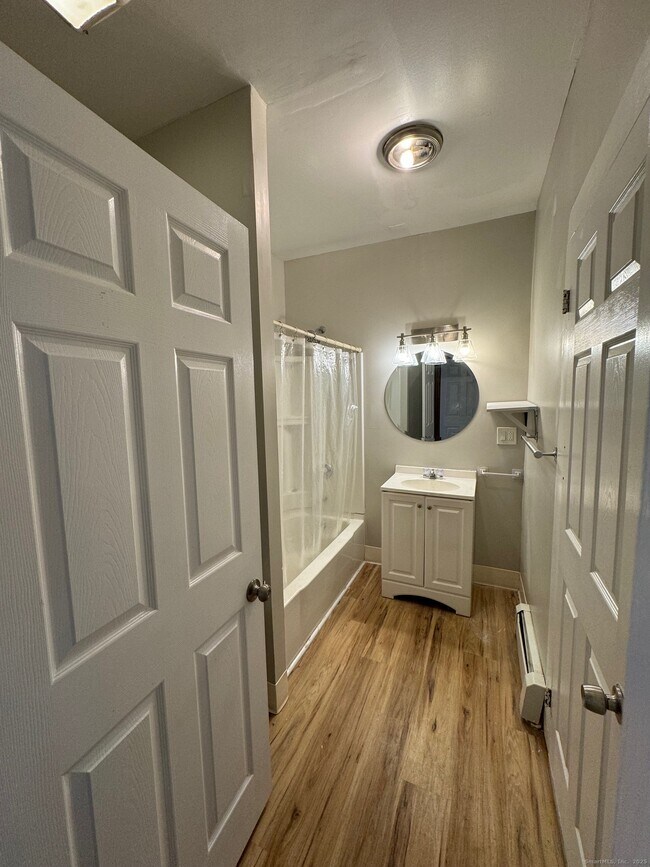 Photo - 436 West St Unidad 1st FL