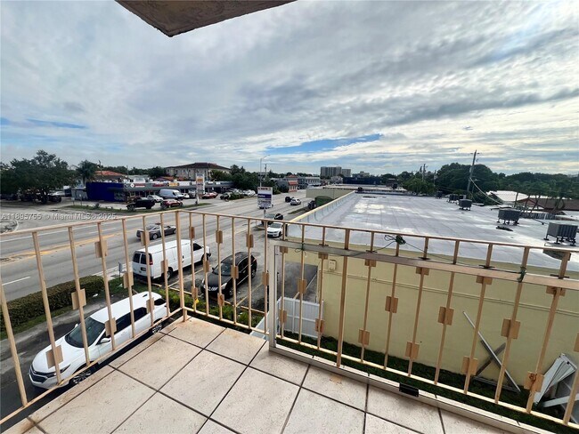 Photo - 4758 W Flagler St Unit 11