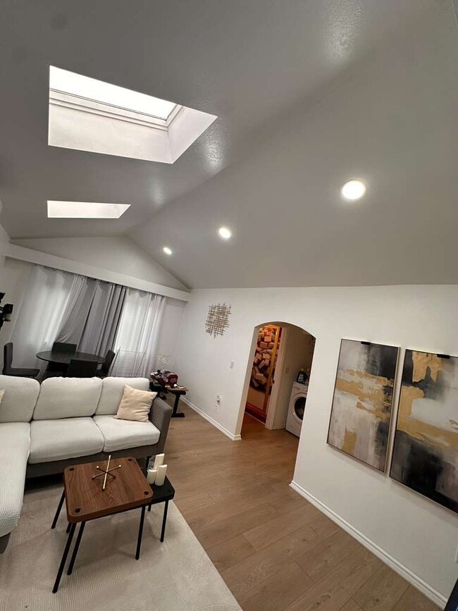 Photo - 8529 Keokuk Ave