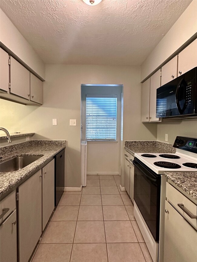 Photo - 2401 Sycamore Ave Unit C2