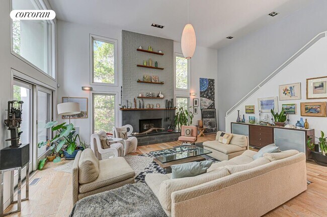 Photo - 28 Alewive Brook Rd