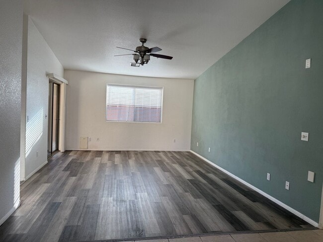 Photo - 751 Skyview Ln