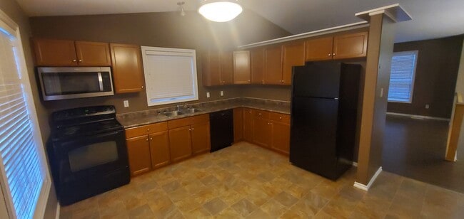 Photo - 6506 47 St