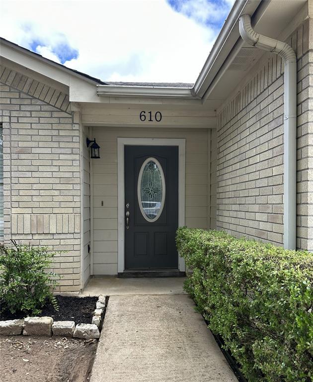 Photo - 610 Riverway Ln