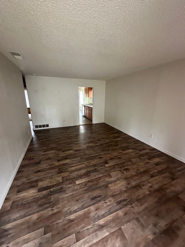 Photo - 912 Feather Dr Unidad B