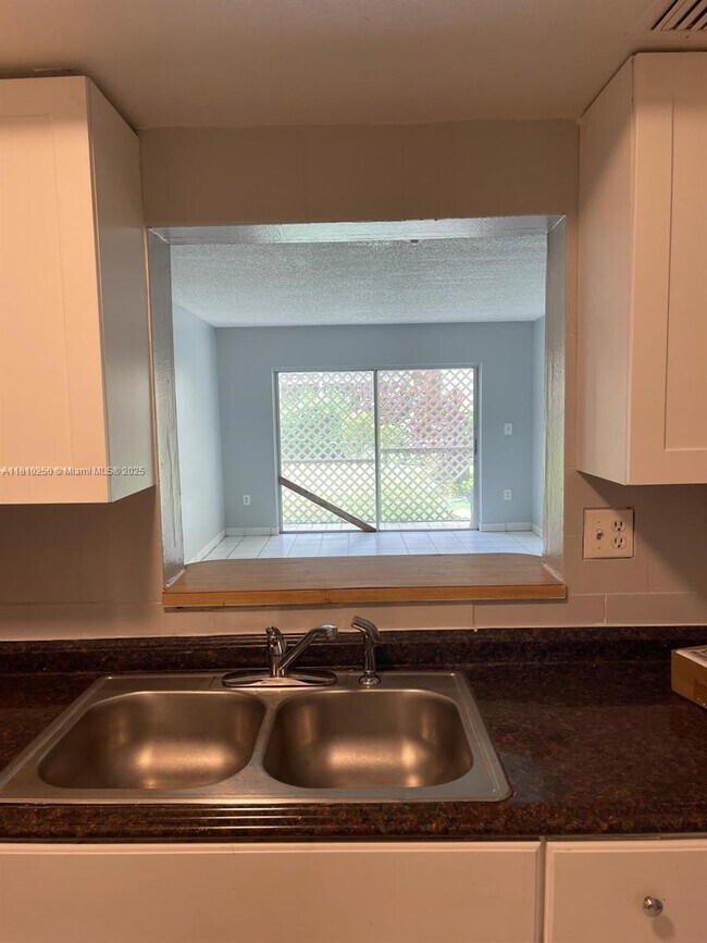 Photo - 3600 NW 21st St Unit 112