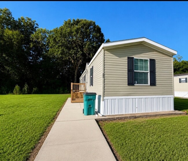 Building Photo - Cute 3bed/2 bath mobile home in Country View Mobile Home Park Unit CVMHP290