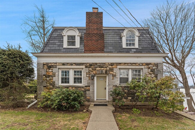 Building Photo - 598 N Lake Blvd