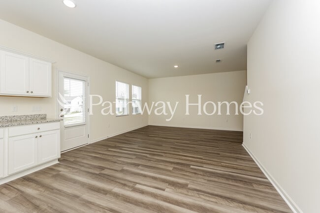 Photo - 1071 Large Poppy Dr