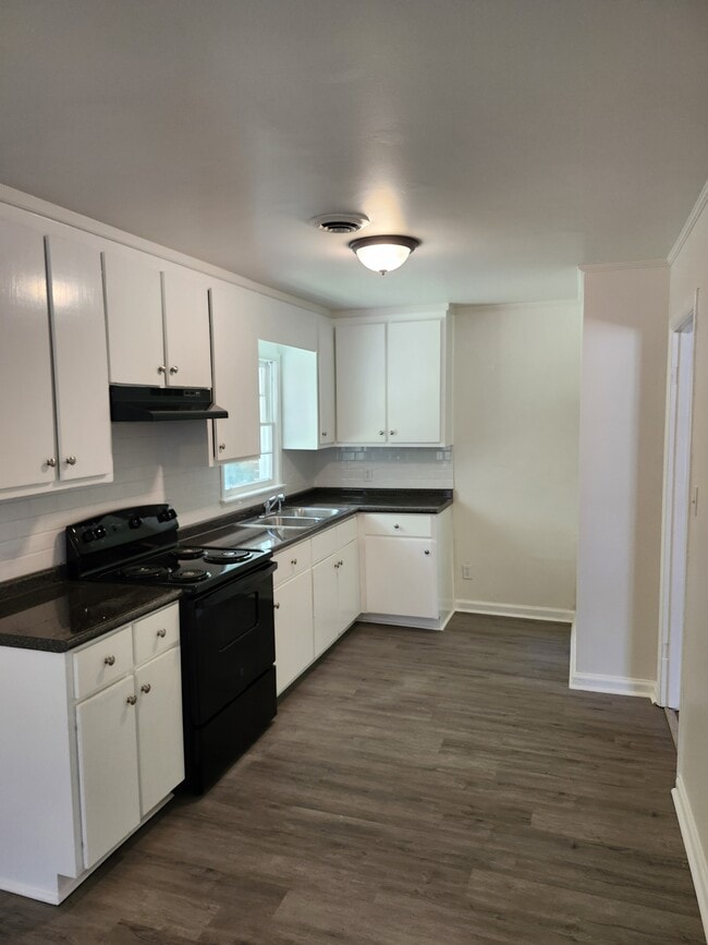 Photo - 2142 Tullis Dr