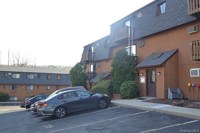 Building Photo - 300 High Ave Unit J1
