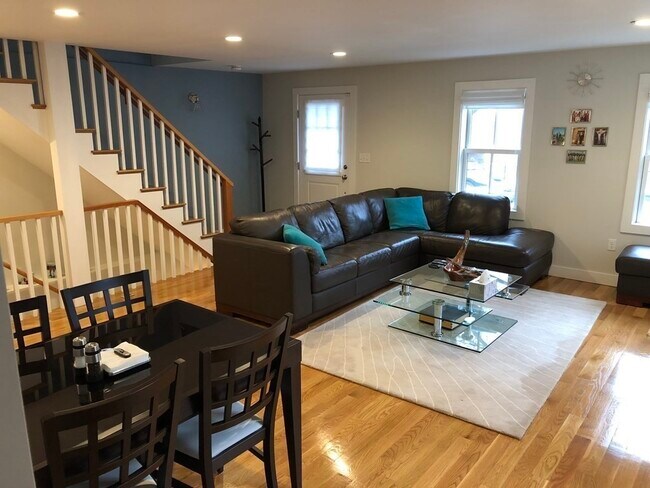 Photo - 196 Franklin St