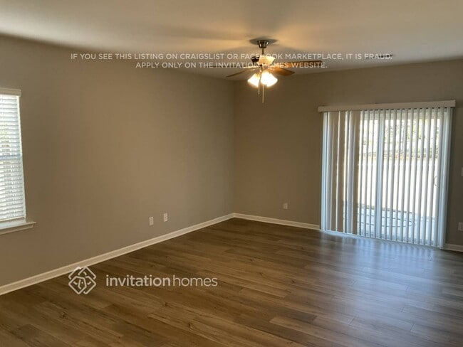 Photo - 520 Almere Dr