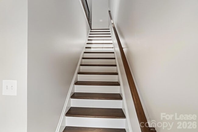 Photo - 523 Sedgefield Park Dr