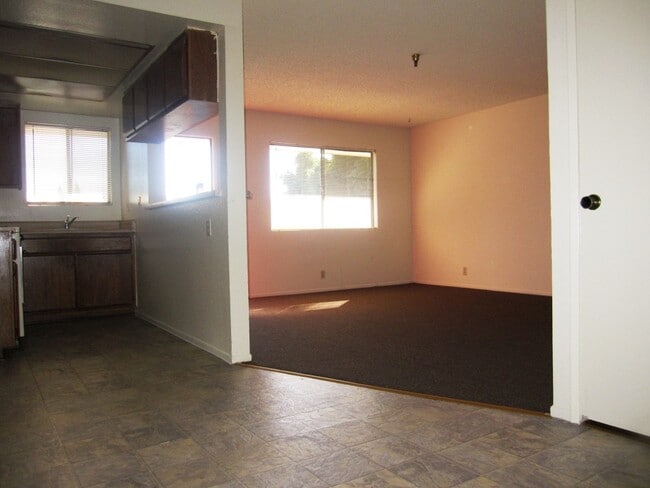 Building Photo - 13407 Kornblum Ave Unit 6