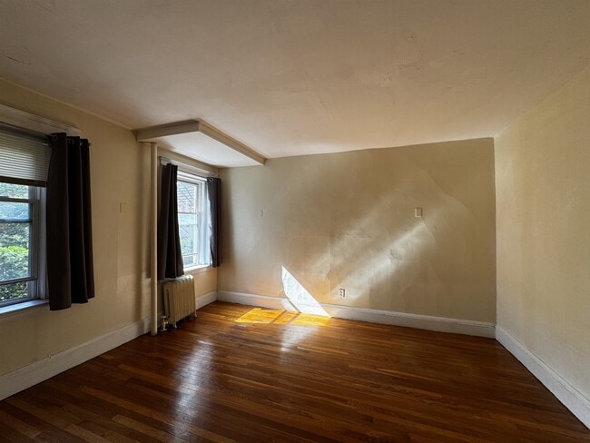 6 Agassiz St Unit 3