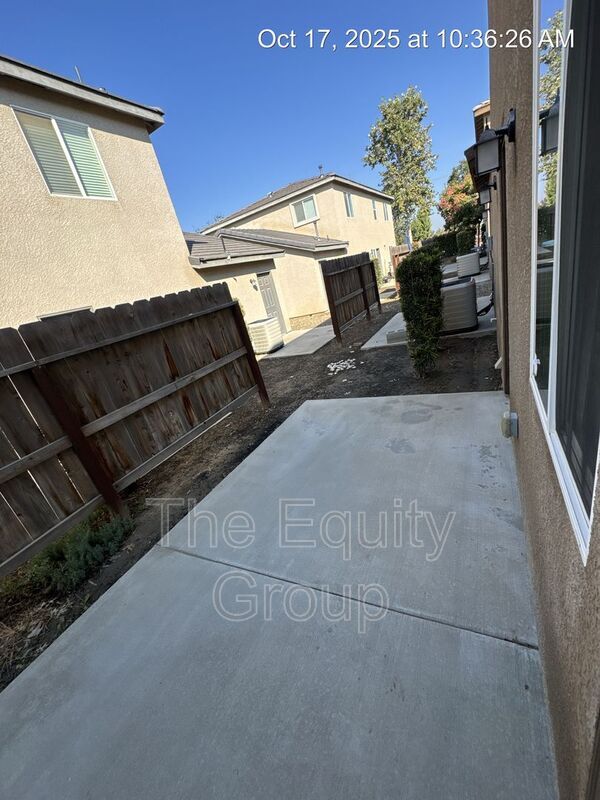 Photo - 2220 W Lark Ave
