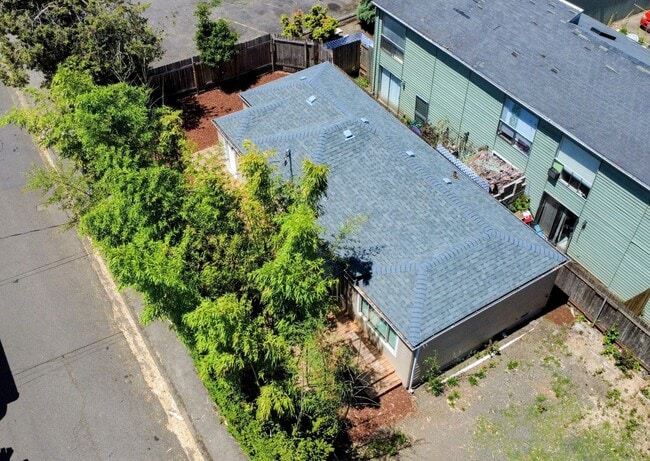Photo - 3 Bedroom, 1 Bathroom S. Eugene Home