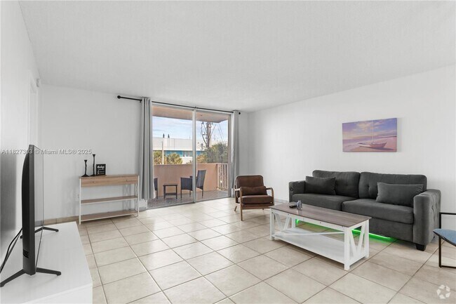 Building Photo - 9440 W Bay Harbor Dr Unit 3A Rental