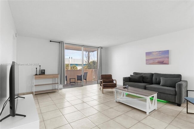 Building Photo - 9440 W Bay Harbor Dr Unit 3A Rental