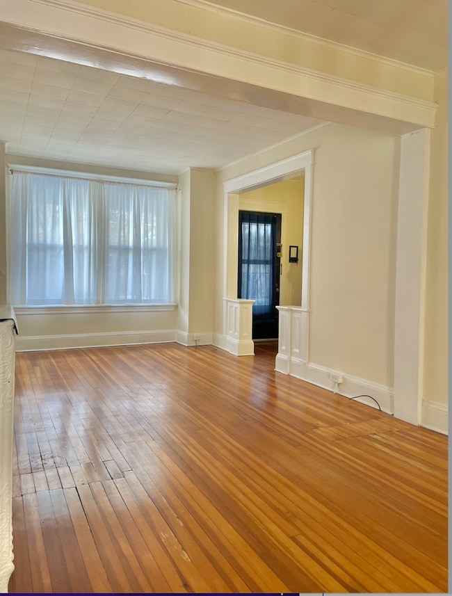 Building Photo - 890 Lancaster St Unit 1