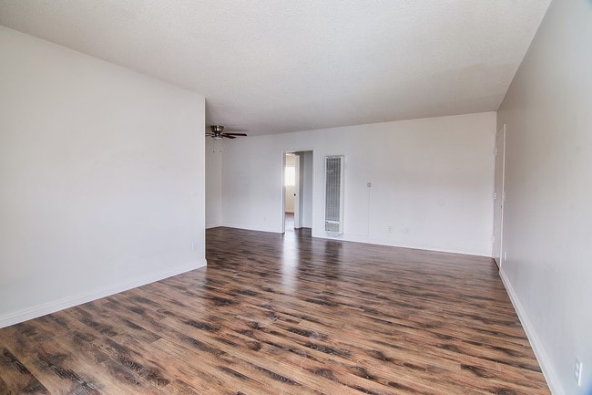 Photo - 8330 Willis Ave