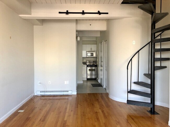 Photo - 12 Stoneholm St Unit 616