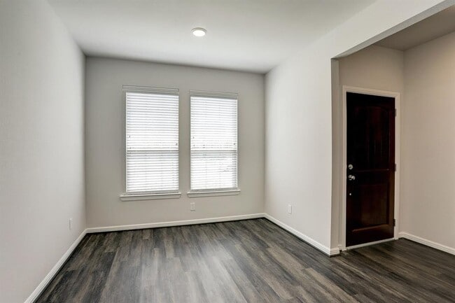 Photo - 8106 Cliffside Terrace Ct