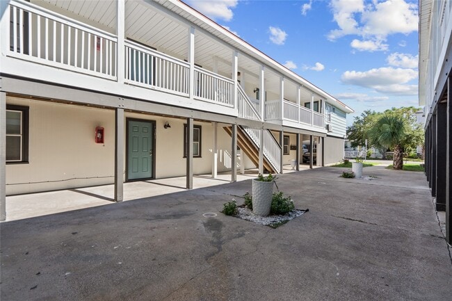 Photo - 918 Winnie St Unidad 100