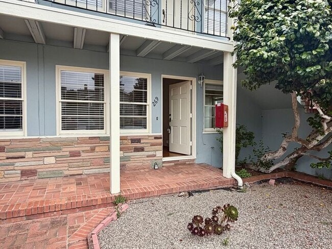 Photo - 2 bedroom 1 bath apartment in Downtown Monterey!