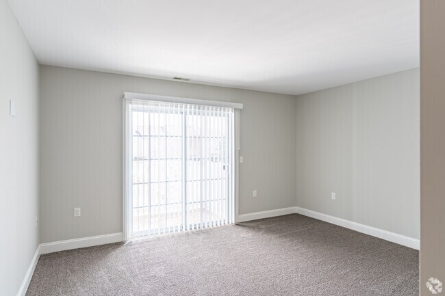 2BR, 1BA - 940SF - Living and Dining Area