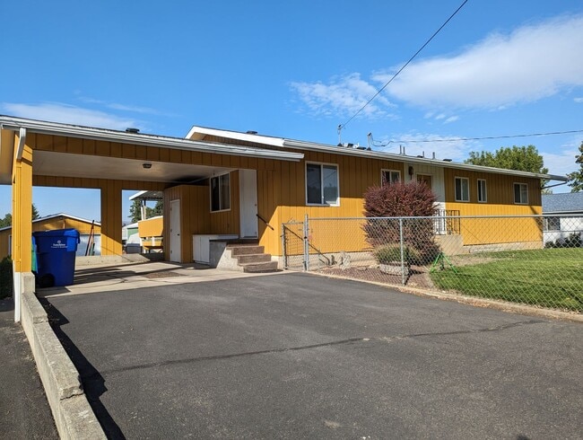 Building Photo - 60P Unit 60P
