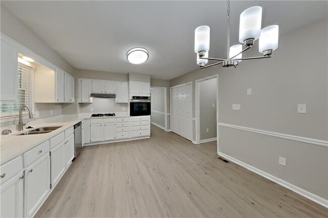 Photo - 385 Deerwood Dr