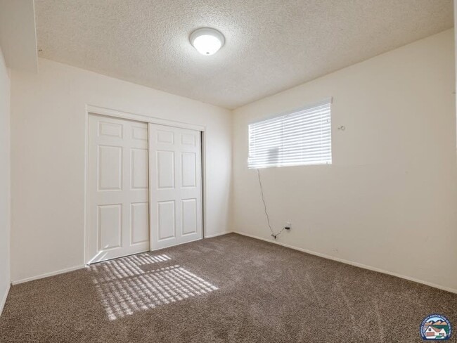 1061 El Centro Ave