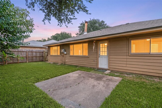 Photo - 2603 Hollymist Dr