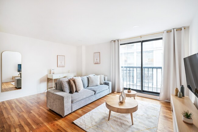 Photo - 123 E 54th St Apartamento Unidad 3A