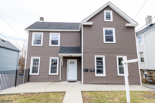 Building Photo - 58 Prospect St Unit B